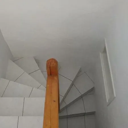Paradosiaki Mezoneta Kostos